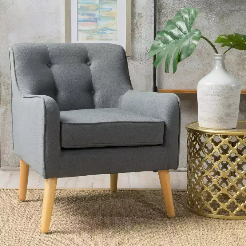 Fauteuil d'appoint en tissu capitonné avec pieds en bois de bouleau – 77,5 cm (H) x 75 cm (l) x 63,5 cm (P)