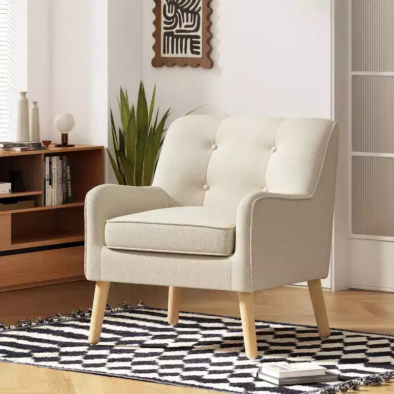 Fauteuil d'appoint en tissu capitonné avec pieds en bois de bouleau – 77,5 cm (H) x 75 cm (l) x 63,5 cm (P)