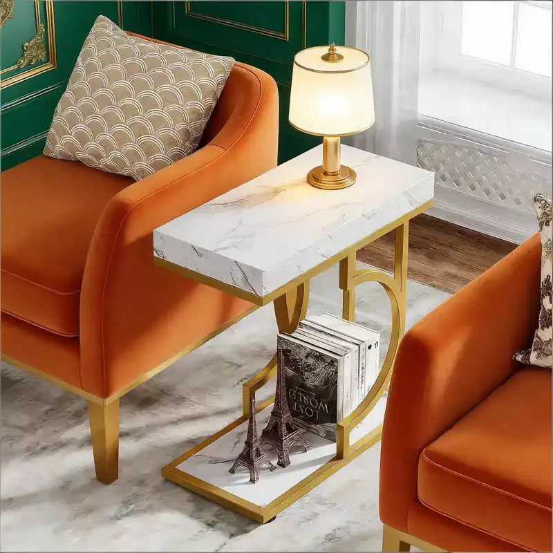 Table d'appoint étroite en C avec plateau imitation marbre et cadre en métal – 60 cm H x 60 cm L x 30 cm P