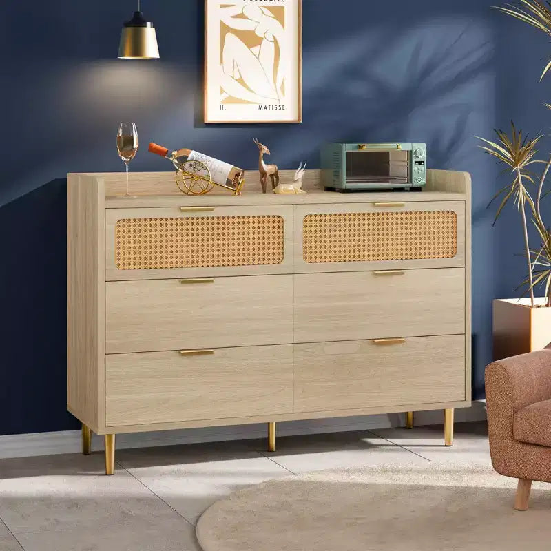 Commode 6 tiroirs style Mid-Century avec panneaux en rotin et quincaillerie dorée – 120 cm L x 40 cm l x 85 cm H