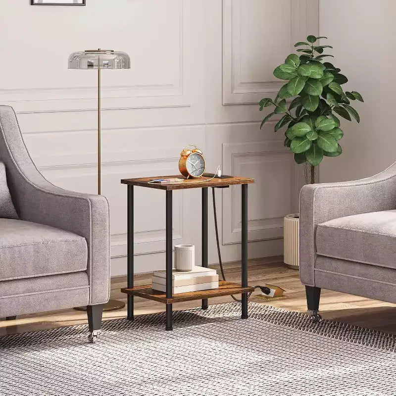 Table d'appoint avec station de recharge, 2 étagères ouvertes – 55 cm (H) x 38 cm (l) x 28 cm (P)