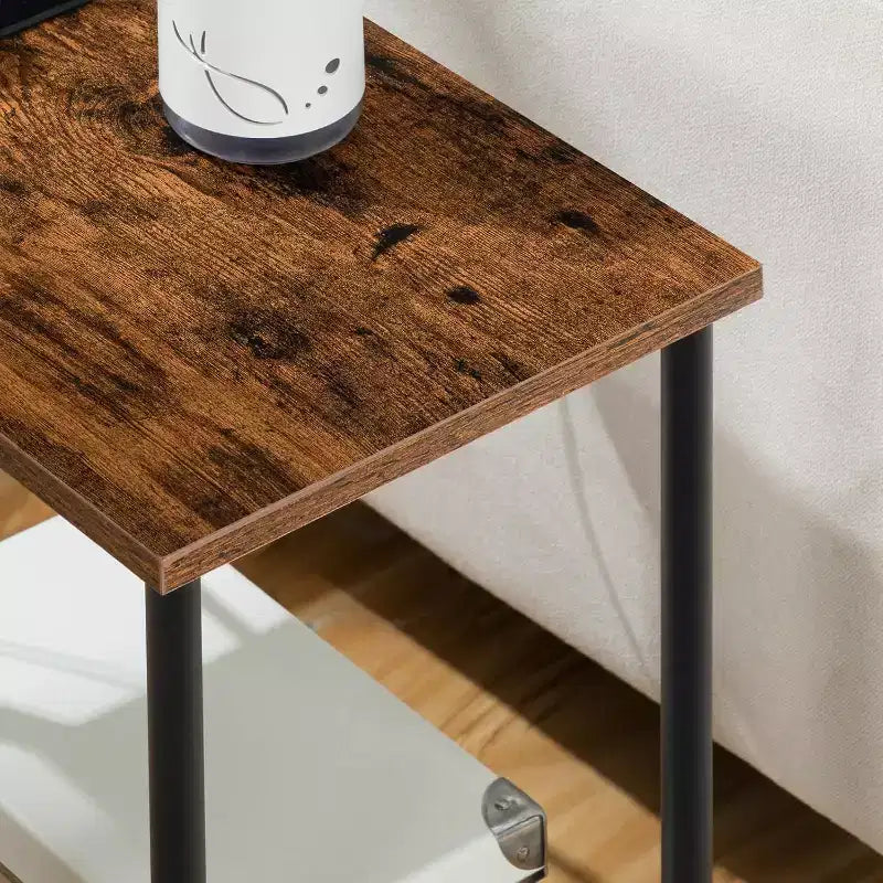 Table d'appoint avec station de recharge, 2 étagères ouvertes – 55 cm (H) x 38 cm (l) x 28 cm (P)