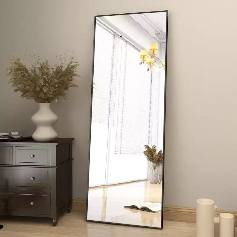 Miroir sur pied pleine longueur, cadre en alliage d'aluminium – 147 cm H x 46 cm L, autoportant